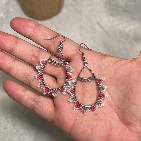 NEW Southwestern Inspired Boho Beaded Earrings - Picture 7 of 7